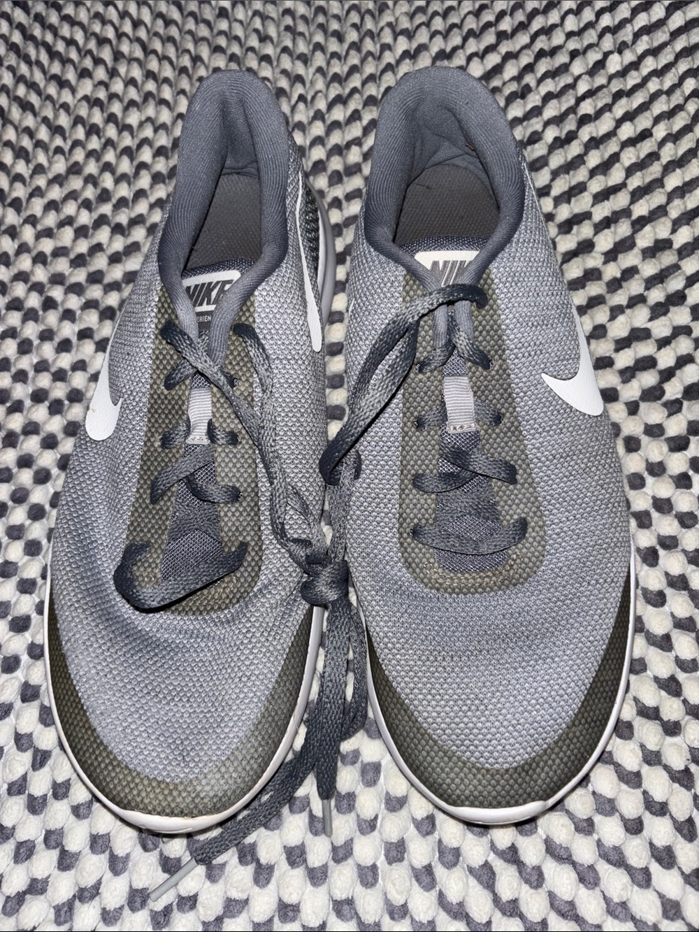 Nike women’s Grey Mesh Athletic Sneakers